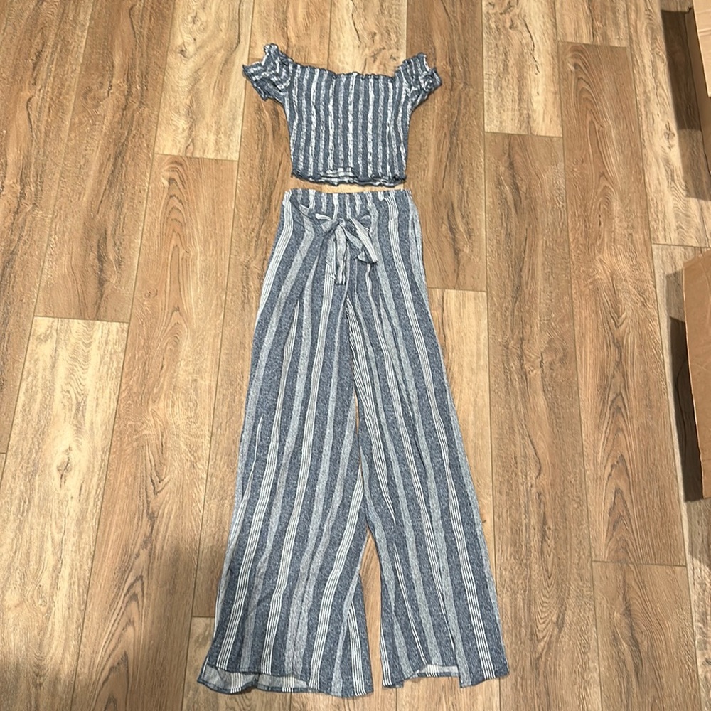 No Boundaries 2 piece set